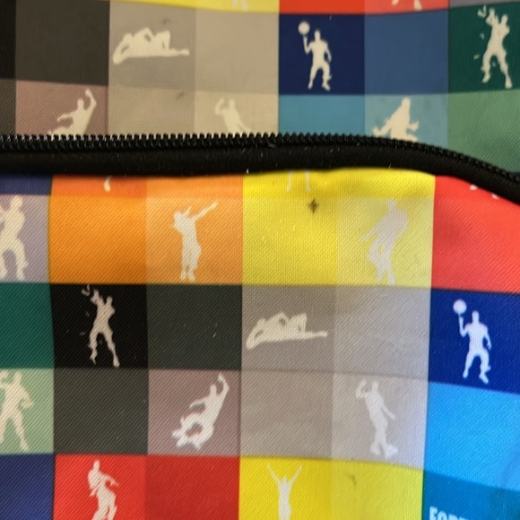 Fortnite school bag back pack great condition but a few tiny pen spots pictured - Picture 7 of 11